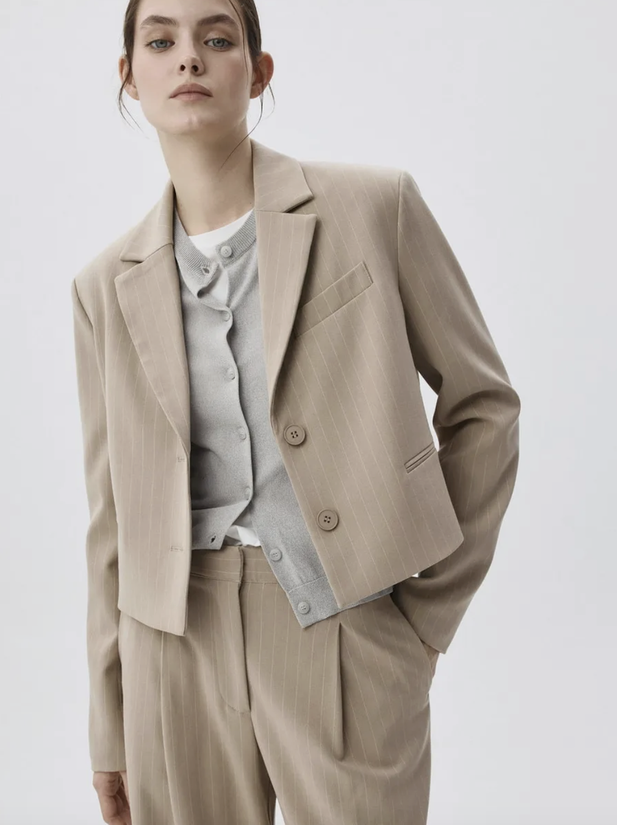 Укороченный жакет от бренда SELA на Wildberries