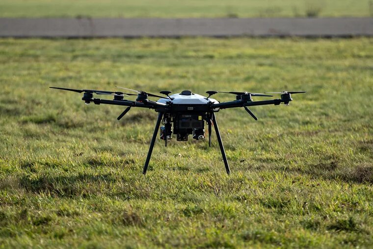 Женщина уверяет, что вблизи от Арамили пролетели беспилотники (архивное фото). Фото: NIDS/NATO Multimedia Library