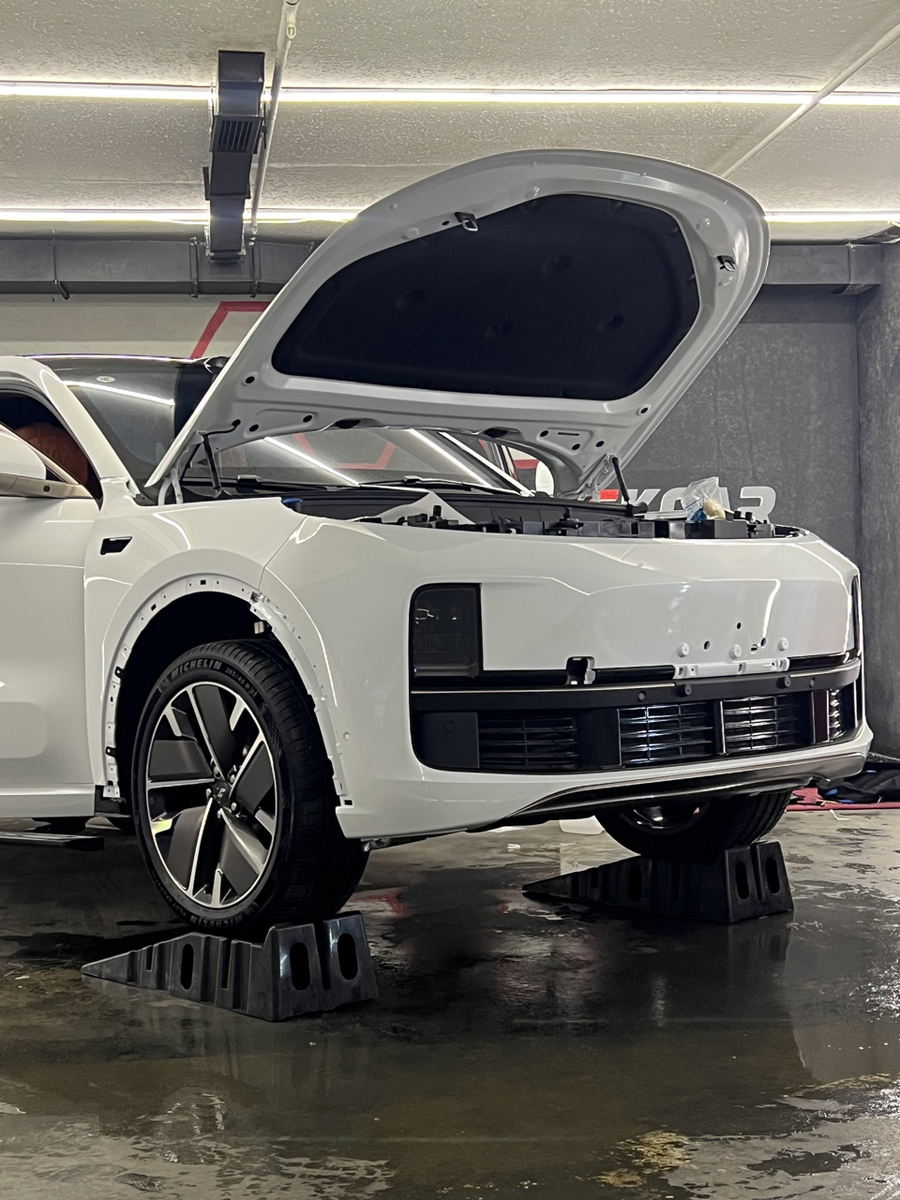 Оклейка передней части автомобиля