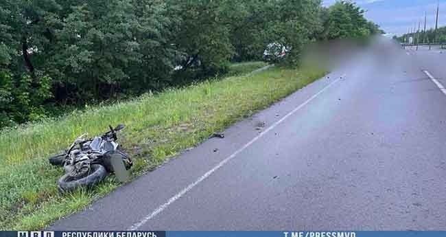 В июне бесправник из Ивановского района на окраине Бреста не справился с управлением мотоцикла и погубил себя и пассажирку