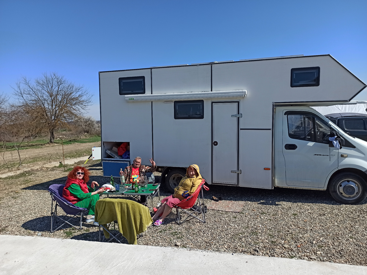 Тёща, дядька, мама