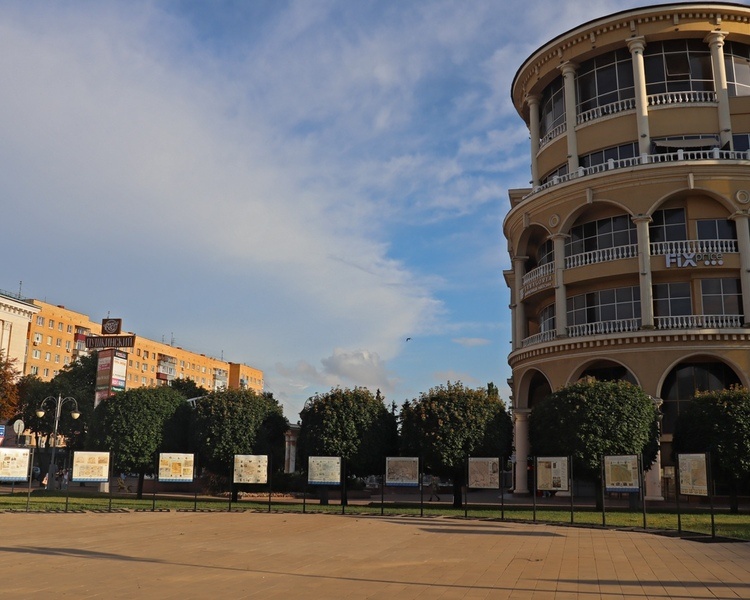     В Курске организовали выставку «100 достоверных фактов о Новороссии для "поколения Z"»