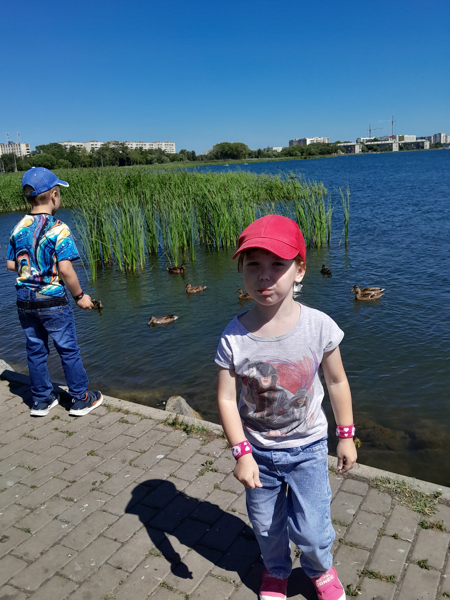 Сказала ей сделать два шага назад🫣.