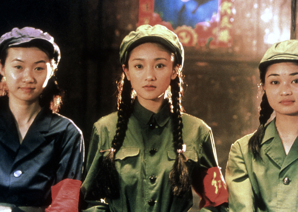 Кадр из фильма "Бальзак и портниха-китаяночка" (2002)