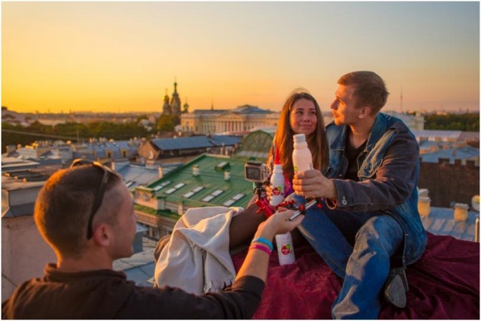 Источник: https://www.sostav.ru/publication/peterburzhtsy-sdelali-poleznoe-selfi-vmesteslosevo-18385.html