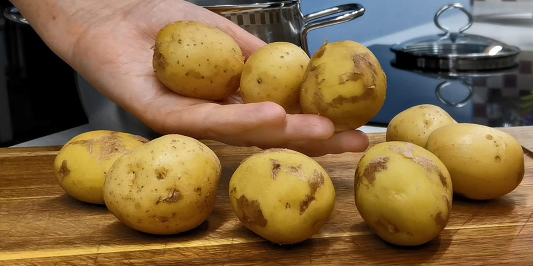 Готовлю несколько дней подряд, никому не надоела, настолько вкусная картошка. Хочется есть и есть без остановки (три рецепта)