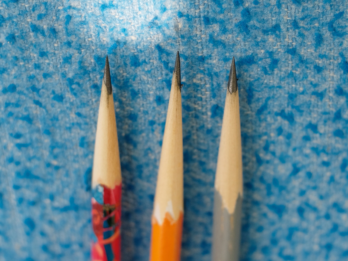 Кончики грифелей острые как иглы.