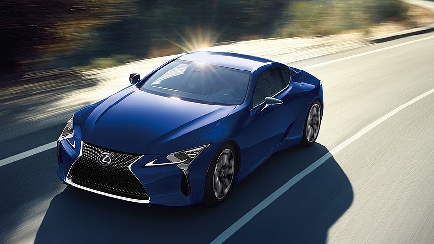    На фото: Lexus LC 500h 2025 модельного года