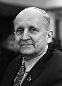 Павел Осипович Сухой (10 [22] июля 1895, село Глубокое, Дисненский уезд, Виленская губерния, Российская империя (ныне Витебская область, Белоруссия) — 15 сентября 1975, Москва, СССР) — советский авиаконструктор, доктор технических наук, один из основателей советской реактивной и сверхзвуковой авиации