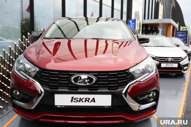  Стало известно, когда свердловчане смогут купить новую Lada Iskra  📷
