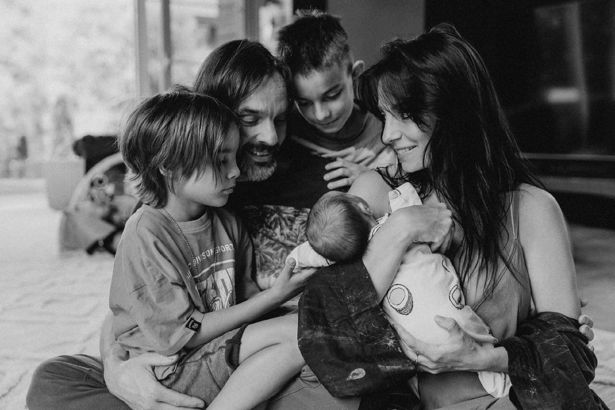 Светлана Светикова с семьей