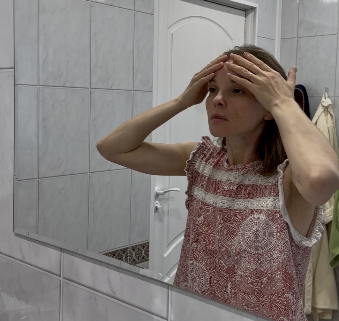 В общем, решила я взять реванш и ещё раз попробовать "сделать себе новое лицо" под руководством опытного фитнес-тренера