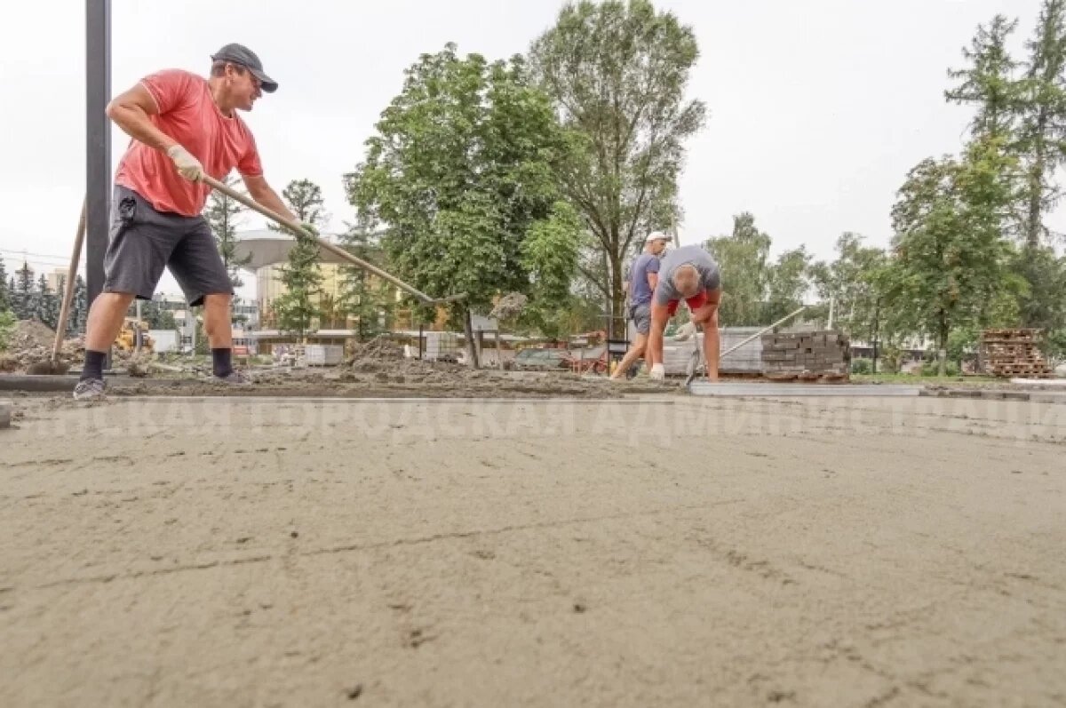    Капремонт площади Октябрьской революции продолжается в Брянске