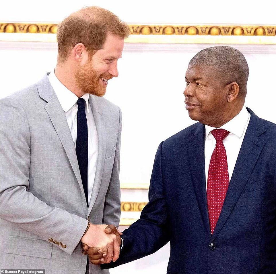 Принц Гарри и президент Анголы Лоуренсу. 