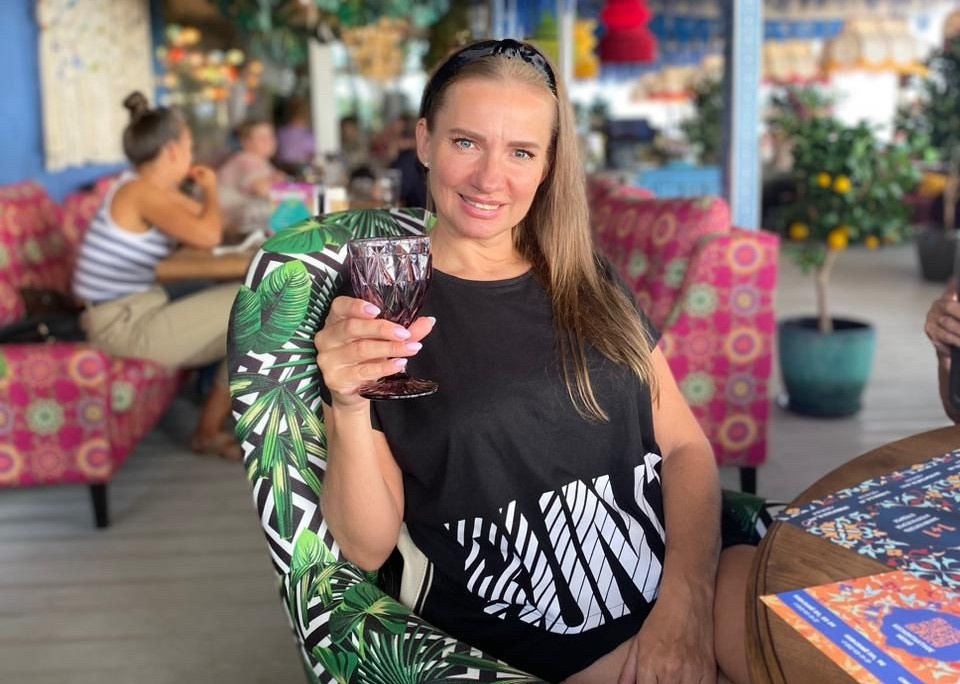 На фото автор Дзен-канала, Ирина Князева, карьерный консультант №1 по мнению ведущего отраслевого сервиса HRTIME