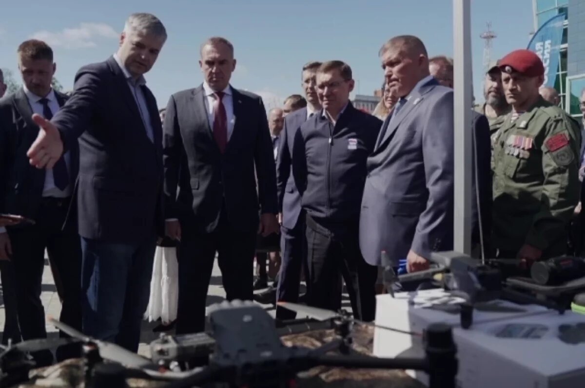    Из Югры в зону спецоперации отправили более 200 единиц техники