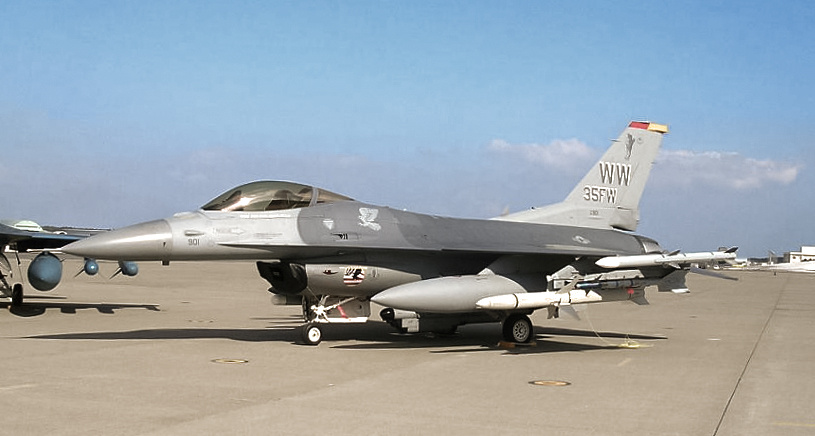 F-16C блок 50 с/н 92-3901, авиабаза Мисава, Япония, 2002 г. 