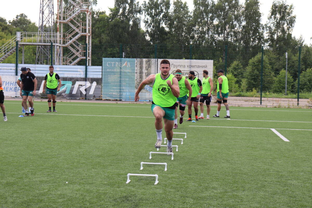 Игра в регби на искусственном газоне требует особой подготовкиФото: предоставлено пресс-службой клуба «Стрела-Ак Барс»