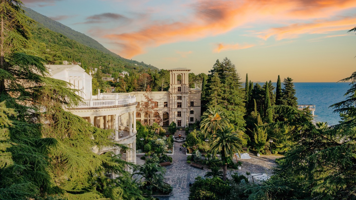 Фото отеля «Амра Парк» в Гагре