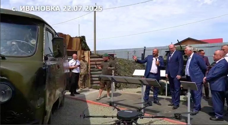    Евгений Солнцев открыл иммерсивный музейный комплекс «ГориZонты» «О»