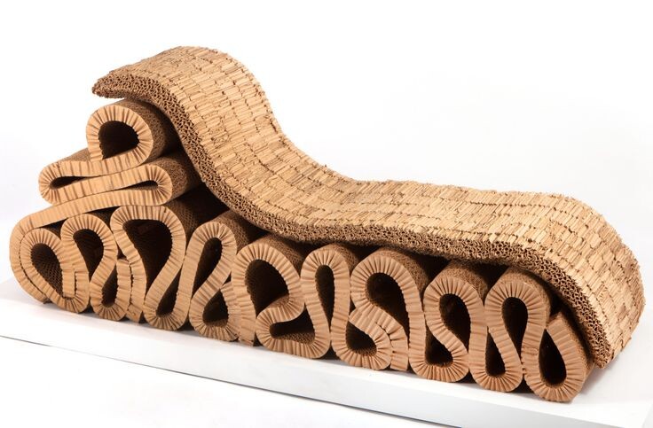 Диван из гофрокартона, дизайнер Фрэнк Гери