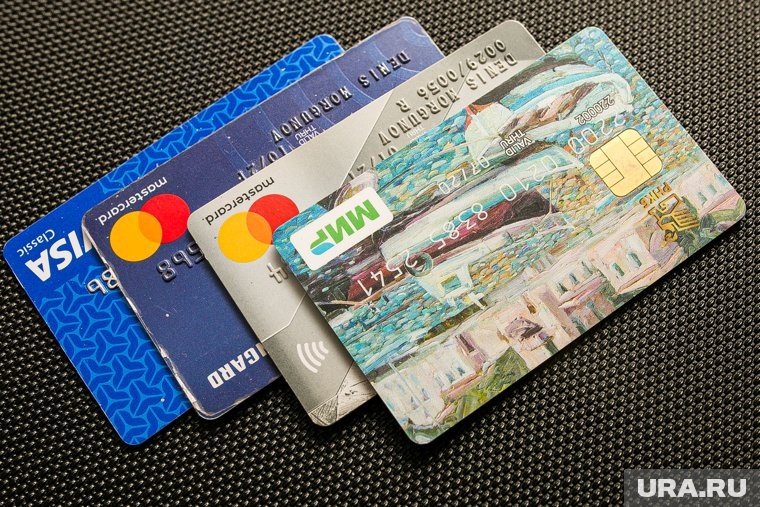 «Иксеры» слабо погружены в цифровые технологии и относятся к кредитам с крайней осторожностью. Фото: Денис Моргунов © URA.RU