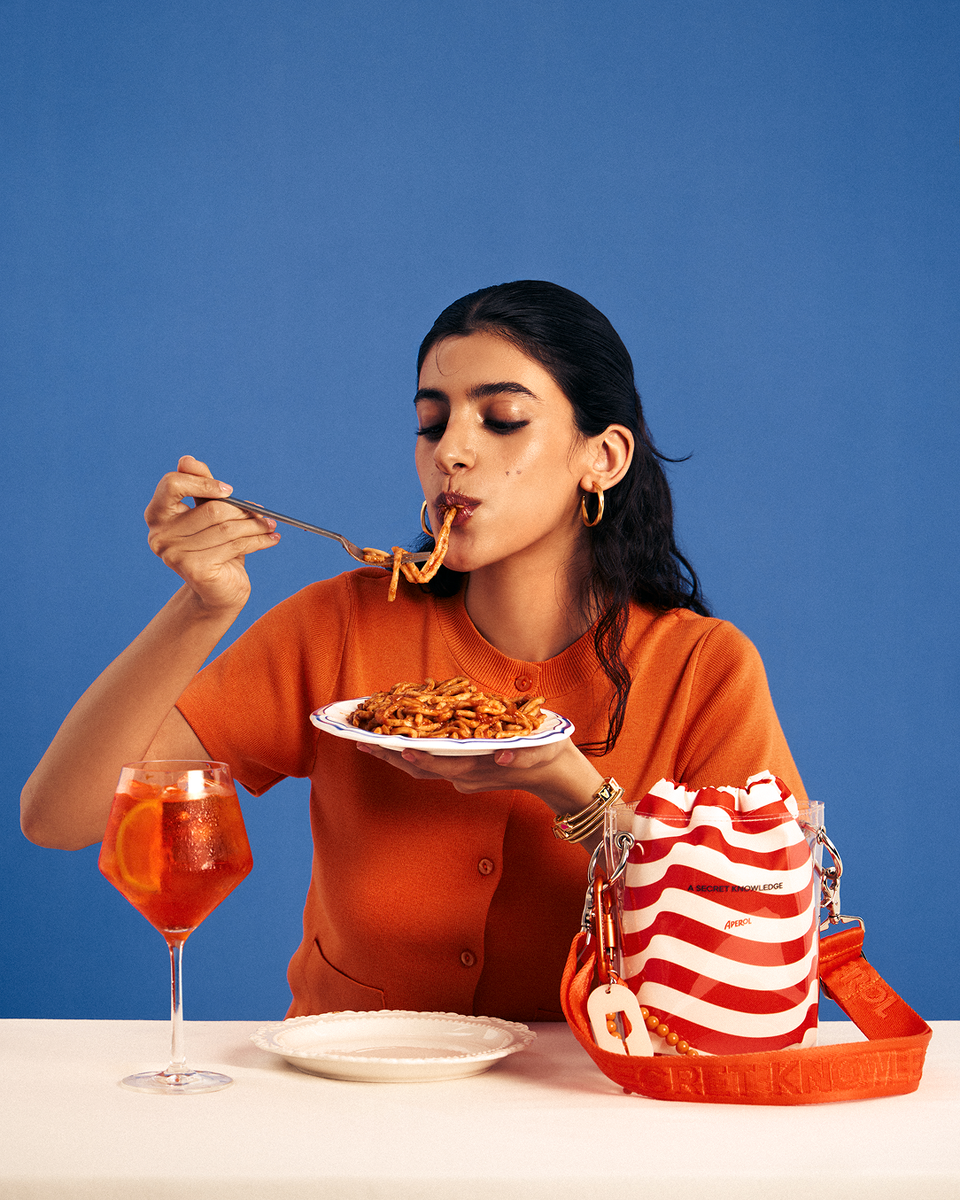    Бренд сумок-конструкторов A Secret Knowledge выпустил полностью оранжевую коллекцию (фото 1)