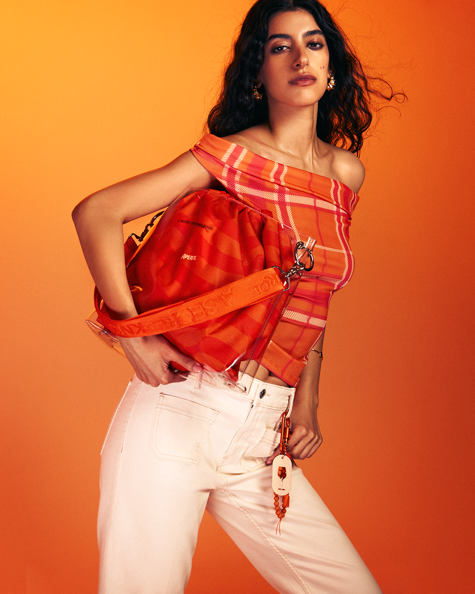    Бренд сумок-конструкторов A Secret Knowledge выпустил полностью оранжевую коллекцию (фото 2)