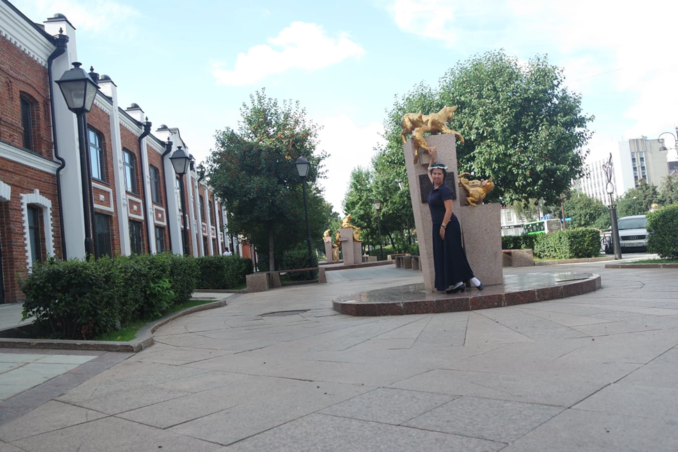Рисунок 17. Ещё один символ современного города - Сквер Сибирских кошек. Хвостатые спасли когда-то Ленинград от грызунов и основали новую колонию эрмитажных котиков. Ярославцы могут со мной не согласиться