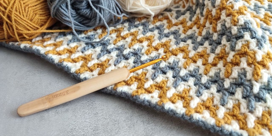 НАЧИНАЕМ НЕДЕЛЮ С ВДОХНОВЕНИЯ +10 ИДЕЙ СО СХЕМАМИ ДЛЯ ВЯЗАНИЯ ПРОСТЫХ СУМОЧЕК ДЛЯ ТЕЛЕФОНА