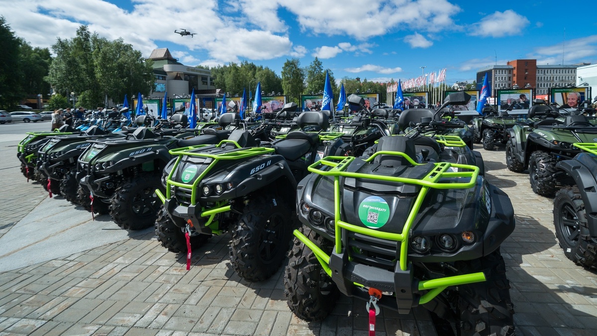    Депутаты ЕР отправили крупную партию техники в поддержку югорчан - бойцов СВО