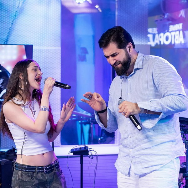     Elman устроил премьеру дуэтного трека «Глаза в глаза»