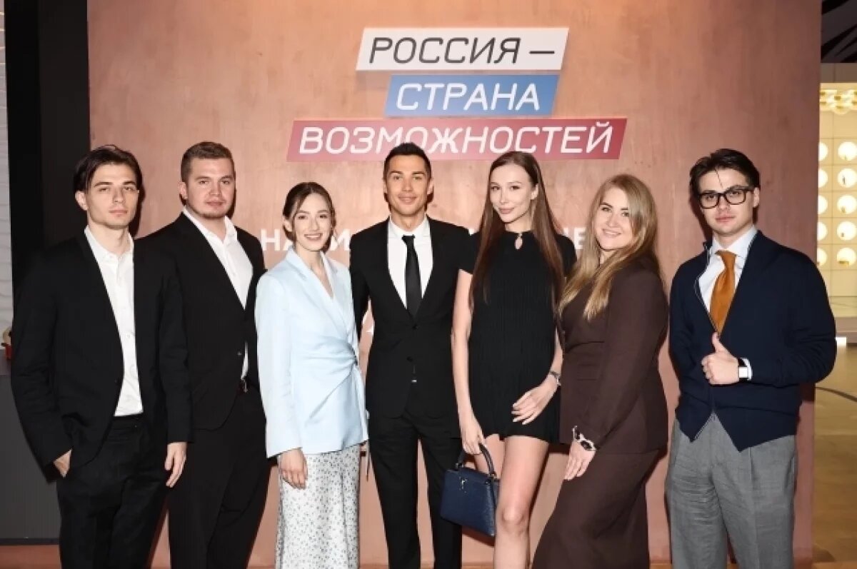    Эд Барк выступил на стратегической сессии Росмолодёжи о цифровом будущем