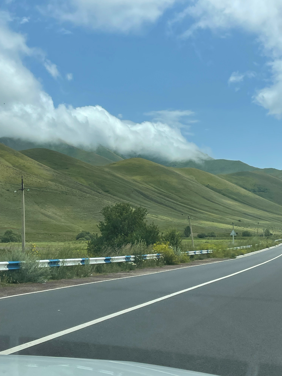 Только посмотрите, как меняется пейзаж. 