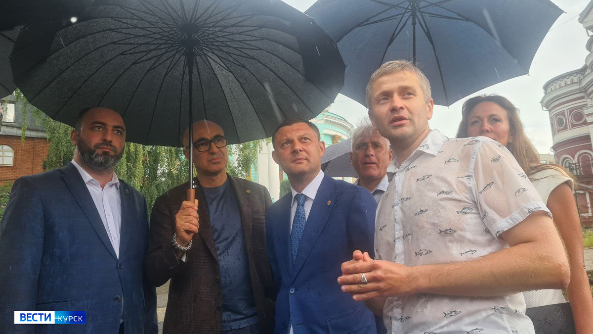    Сегодня в Курске работал президент Российской академии художеств Василий Церетели