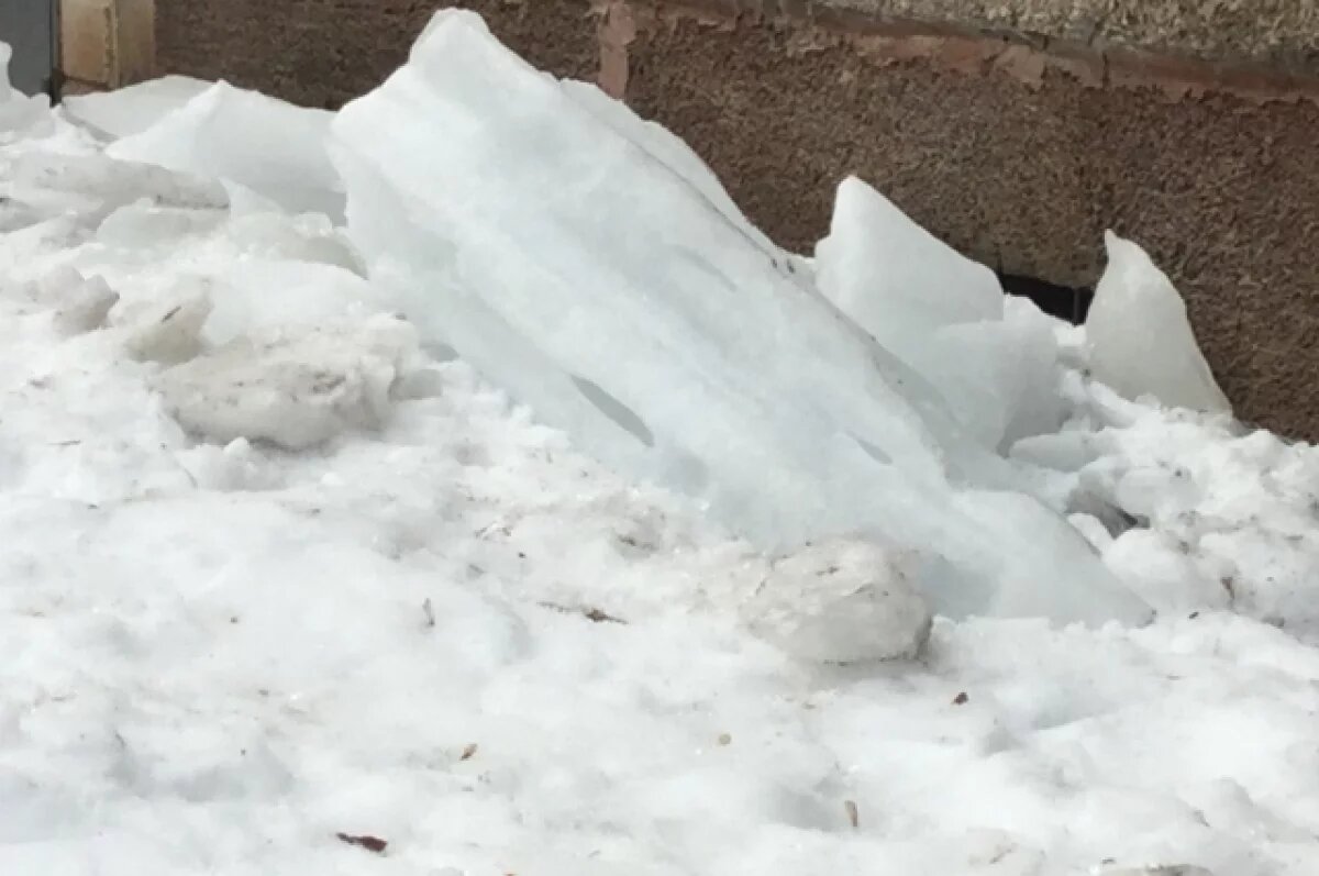    Замдиректора УК в Лысьве будут судить за рухнувшую на ребёнка глыбу льда