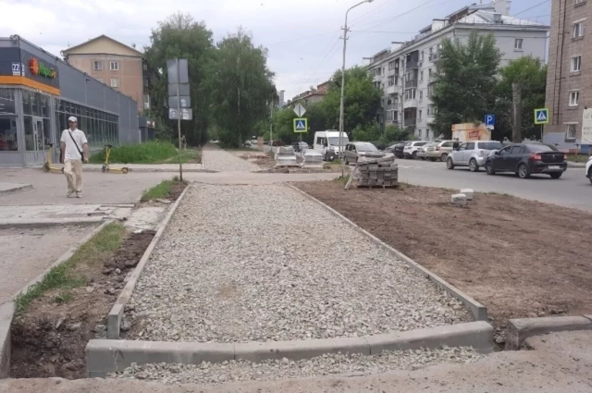    План по ремонту тротуаров в Новосибирске выполнен примерно наполовину