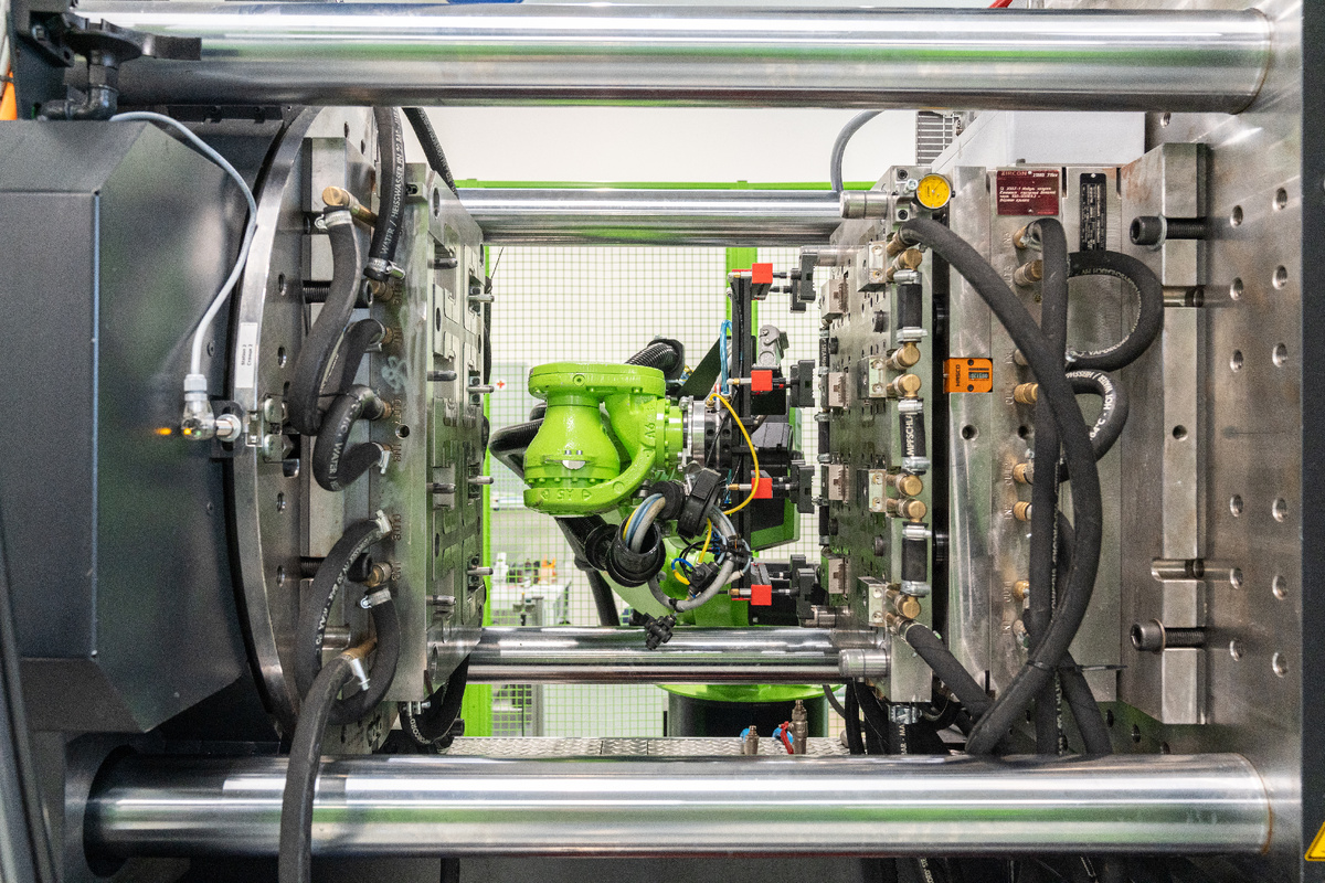 Литье пластиковых корпусов. НПО СтарЛайн