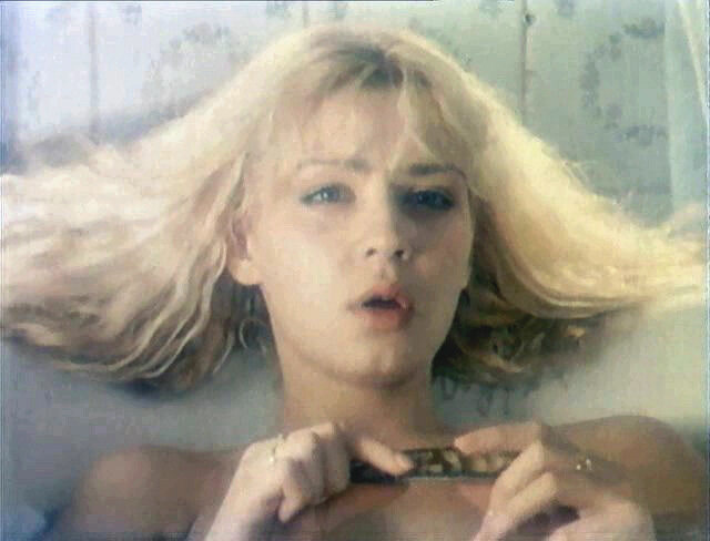 Александра Колкунова в фильме «Болотная street, или Средство против с*кса» (1990)