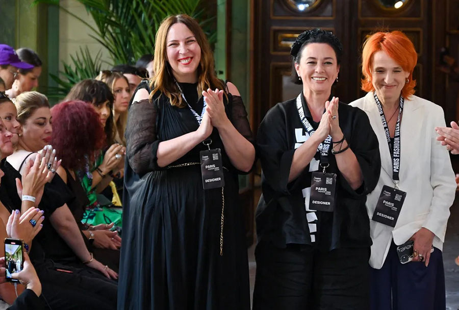    Фото предоставлены участницами показа в Париже изданию vitbichi.by