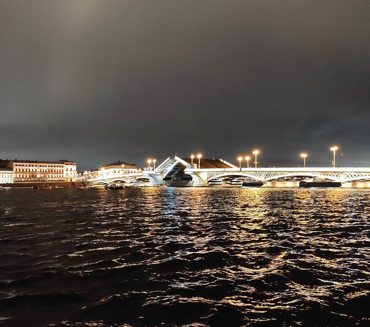 Примерно наполовину разведенный мост Шмидта