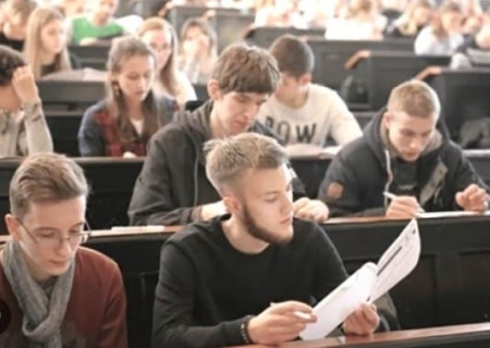    Учёба закончилась: за полтора года из украинских ВУЗов отчислили более 50 000 мужчин