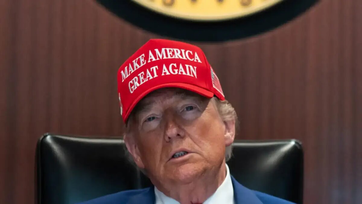    Дональд Трамп.