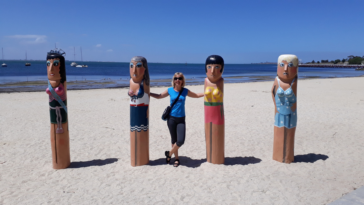 Забавные статУи на пляже :-)