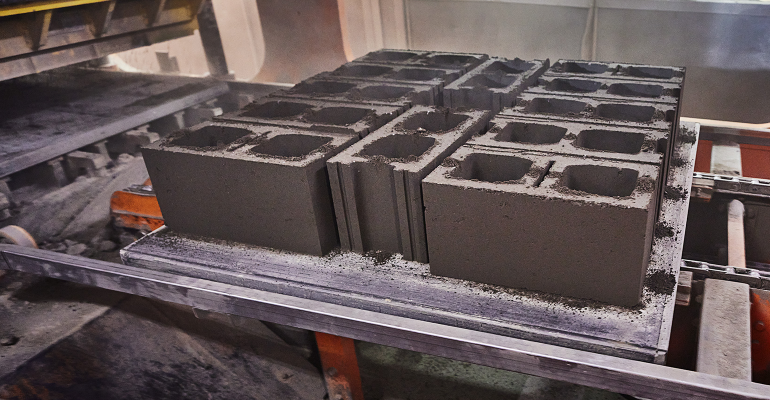 Примеры переработки пластика в новые материалы