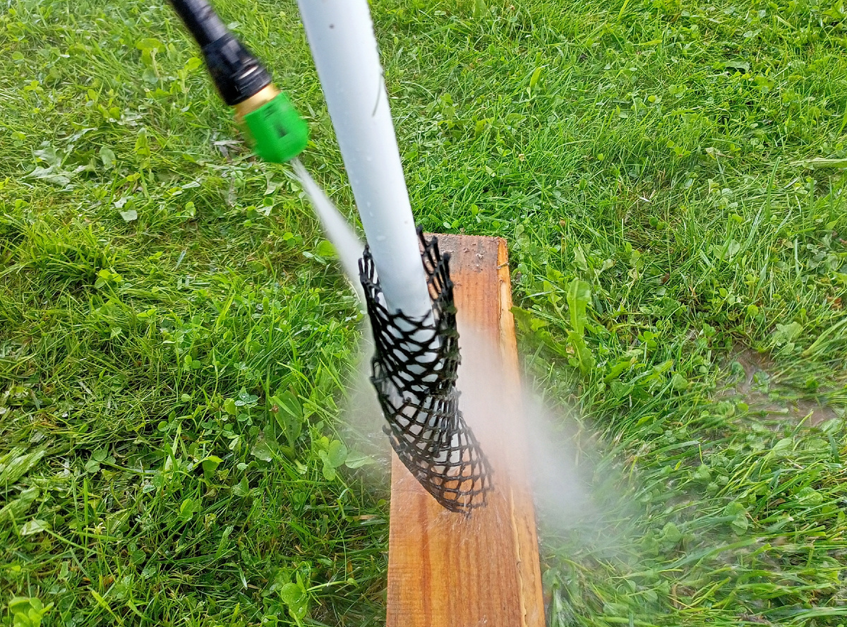 Фотография автора канала "Умный крот". Мытье элементов биозагрузки ЕВРОЛОС.