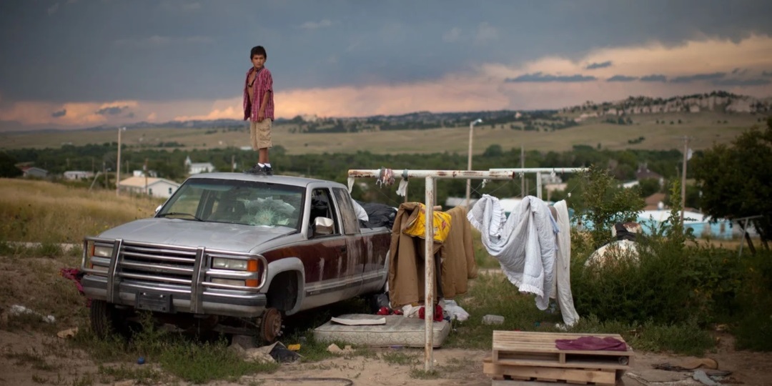 Суровая жизнь в резервации. Индейцы племени Оглала-Лакота. "Пайн-Ридж"Южная Дакота.