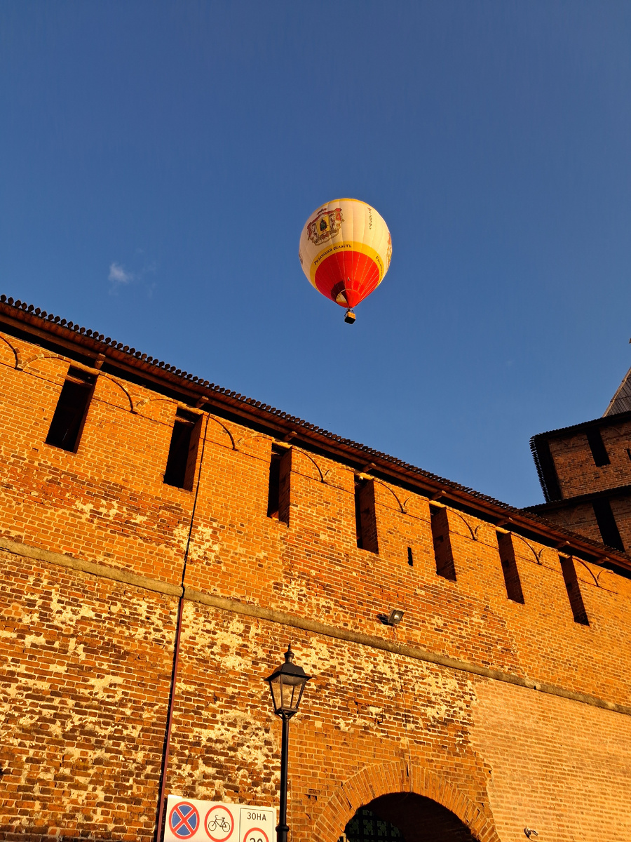 Аэростат над Нижегородским кремлём. Фото автора.
