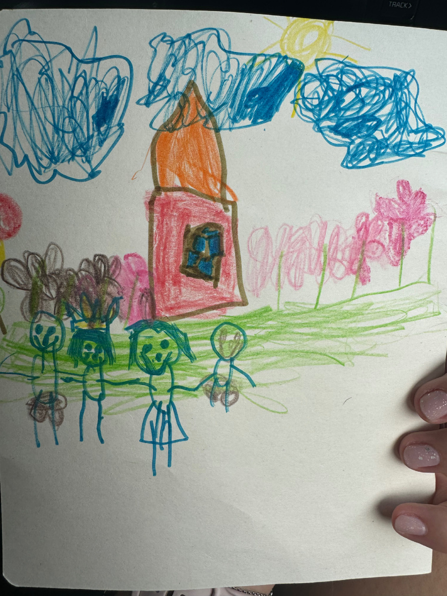 Коричневое- это шорты у мальчиков 😂