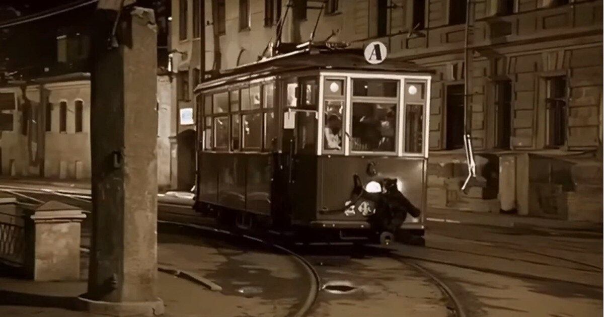 Трамвай такой же неотъемлемый персонаж «Мастера и Маргариты», как Воланд или Берлиоз. Фото: www.кino-teatr.ru